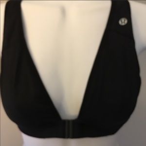 Lululemon size 4 black strappy sports bra